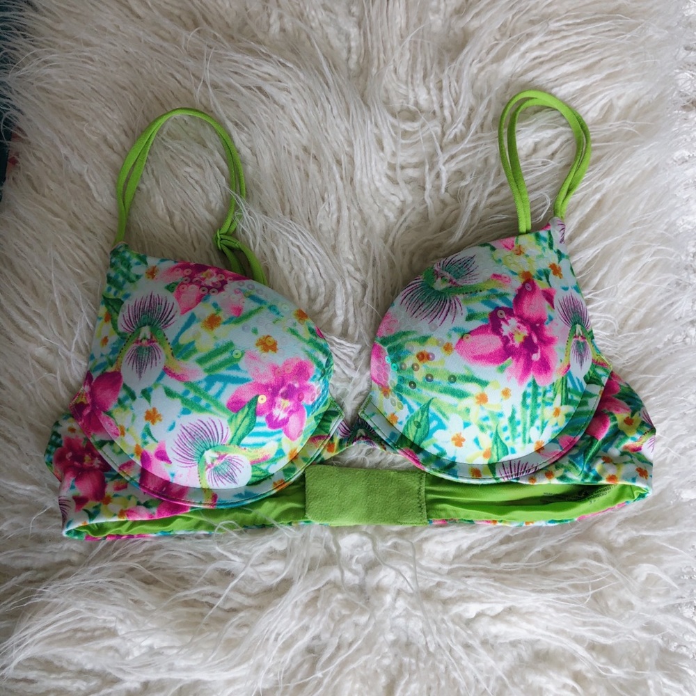 New Victoria’s Secret Very Sexy Push-up